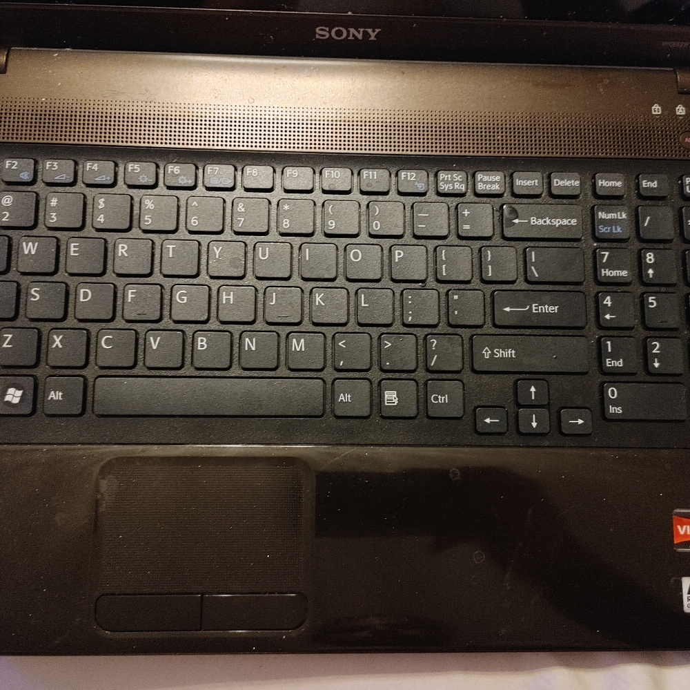 Labtop - Picture 4 of 7